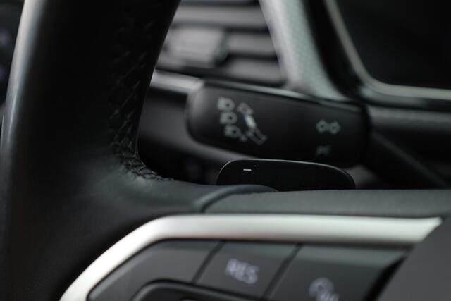 Volkswagen T-Cross 1.0 TSI DSG | Navi | Adapt. Cruise | Stoelverw. | CarPlay | PDC V+A | 4 Season