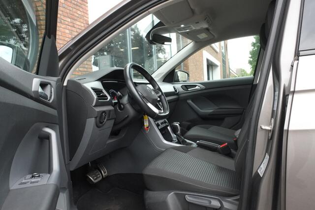 Volkswagen T-Cross 1.0 TSI Style Achteruitrijcamera, Navigatie, Trekhaak, ACC