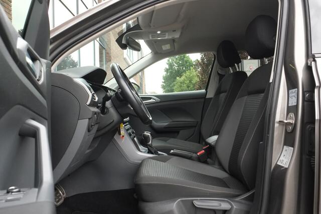 Volkswagen T-Cross 1.0 TSI Style Achteruitrijcamera, Navigatie, Trekhaak, ACC