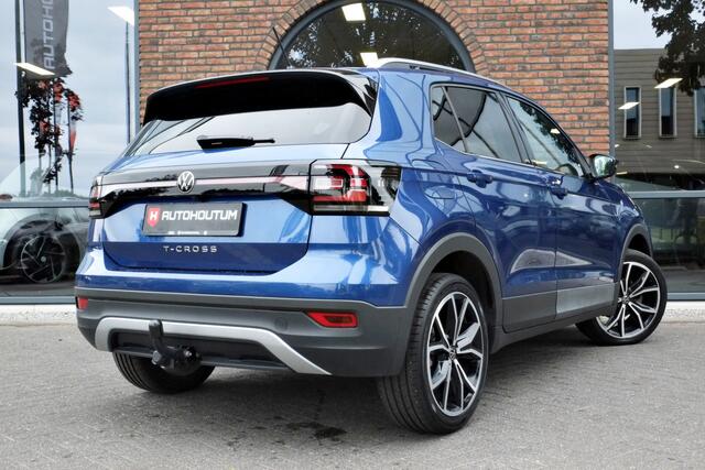 Volkswagen T-Cross 1.0 TSI Style Achteruitrijcamera, Trekhaak, Navigatie, Keyless entry