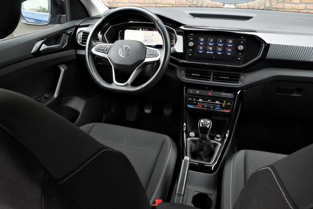 Volkswagen T-Cross 1.0 TSI Style Achteruitrijcamera, Trekhaak, Navigatie, Keyless entry