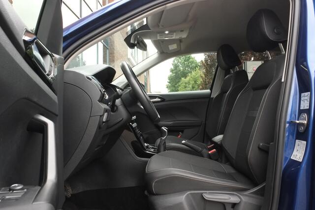 Volkswagen T-Cross 1.0 TSI Style Achteruitrijcamera, Trekhaak, Navigatie, Keyless entry