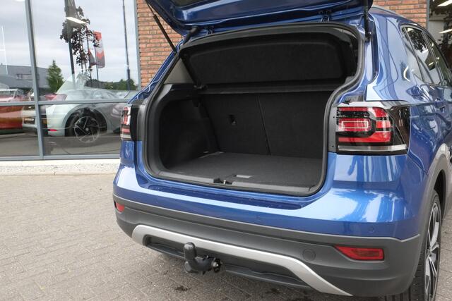 Volkswagen T-Cross 1.0 TSI Style Achteruitrijcamera, Trekhaak, Navigatie, Keyless entry