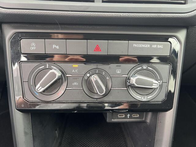 Volkswagen T-Cross 1.0 TSI Life | 95Pk | Trekhaak | ACC | PDC | App Connect | Lane Assist |