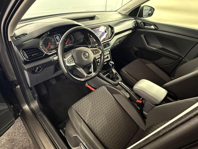 Volkswagen T-Cross 1.0 TSI Life / NL auto / Voll. historie / Navi / Parkeersensoren / Trekhaak / Winterset