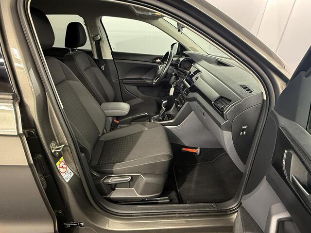 Volkswagen T-Cross 1.0 TSI Life / NL auto / Voll. historie / Navi / Parkeersensoren / Trekhaak / Winterset