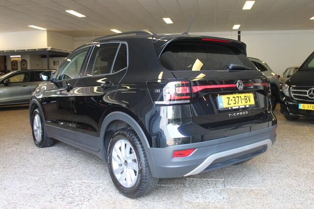 Volkswagen T-Cross 1.0 TSI Style Stoelverwarming / Adaptieve cruise control / clima