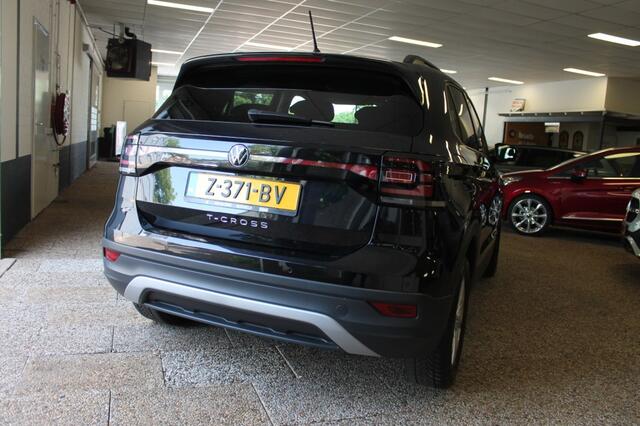 Volkswagen T-Cross 1.0 TSI Style Stoelverwarming / Adaptieve cruise control / clima
