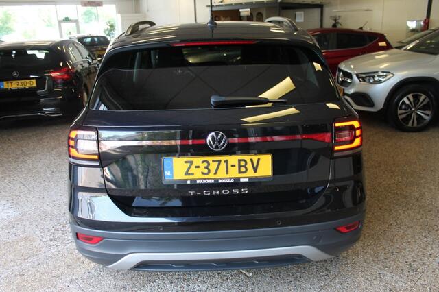 Volkswagen T-Cross 1.0 TSI Style Stoelverwarming / Adaptieve cruise control / clima