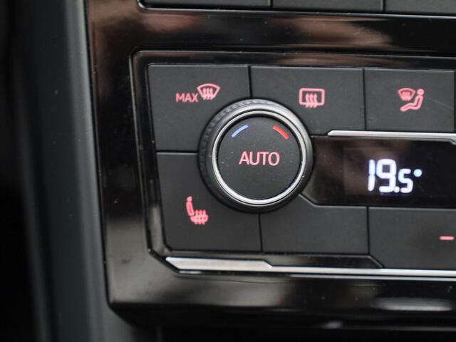 Volkswagen T-Cross 1.0TSI/110PK Style DSG · Navigatie · Stoelverwarming · Parkeersensoren