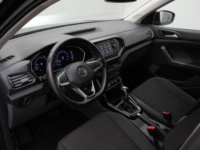 Volkswagen T-Cross 1.0 TSI 116 pk DSG R-Line | Trekhaak | Achteruitrijcamera | Navigatie | Stoelverwarming | Adaptive Cruise