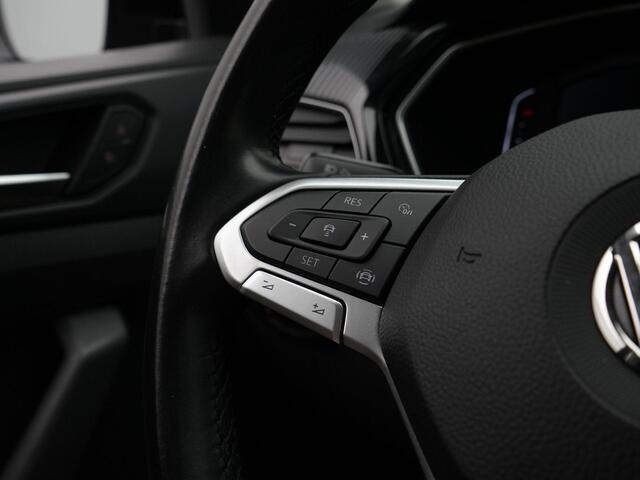 Volkswagen T-Cross 1.0 TSI 116 pk DSG R-Line | Trekhaak | Achteruitrijcamera | Navigatie | Stoelverwarming | Adaptive Cruise