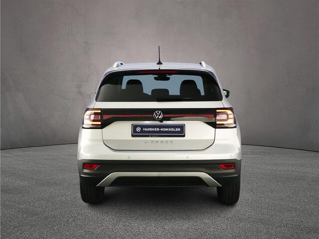 Volkswagen T-Cross Style 1.0 TSI 110pk DSG Automaat Adaptive cruise control, Achteruitrijcamera, LED koplampen, Stoelverwarming, Parkeersensoren, Airco, App connect