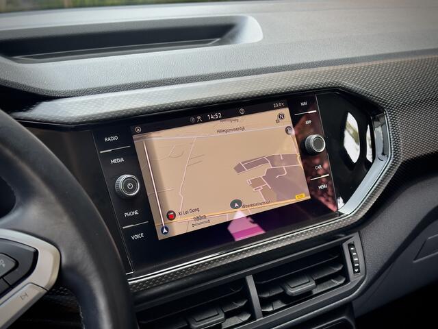 Volkswagen T-Cross 1.5 TSI AUT7 150PK R-LINE 93D.KM! NAVI CAMERA APPLE-CARPLAY LED LMV PDC