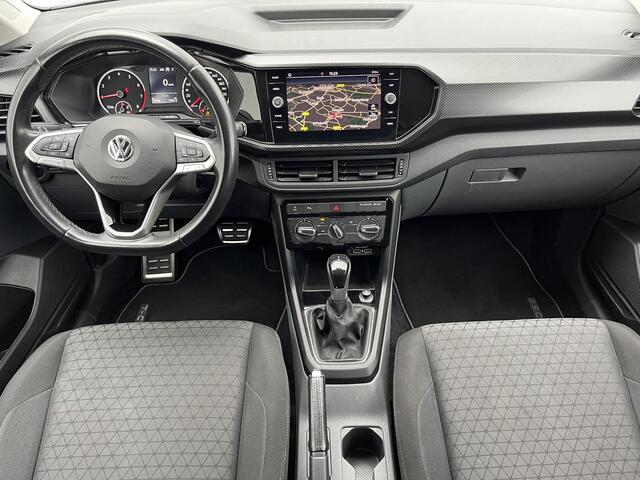 Volkswagen T-Cross 1.0 TSI Life Automaat / Afneembare Trekhaak (Trekgewicht 1.100kg) / Adaptieve Cruise Control / Apple Carplay & Android Auto / Parkeersensoren voor en achter / Navigatie full map / Dodehoek Detectie / DAB Radio / Airco /