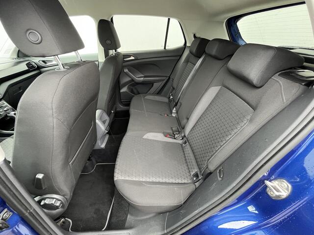 Volkswagen T-Cross 1.0 TSI Life Automaat / Afneembare Trekhaak (Trekgewicht 1.100kg) / Adaptieve Cruise Control / Apple Carplay & Android Auto / Parkeersensoren voor en achter / Navigatie full map / Dodehoek Detectie / DAB Radio / Airco /