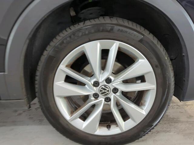 Volkswagen T-Cross 1.0 TSI Life 95 PK / Achteruitrij Camera / Climatronic / Navigatie / Trekhaak afneembaar