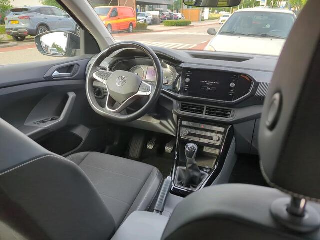 Volkswagen T-Cross 1.0 TSI Life / Trekhaak / getint glas / Style interieur / Climate control / Stoelverwarming