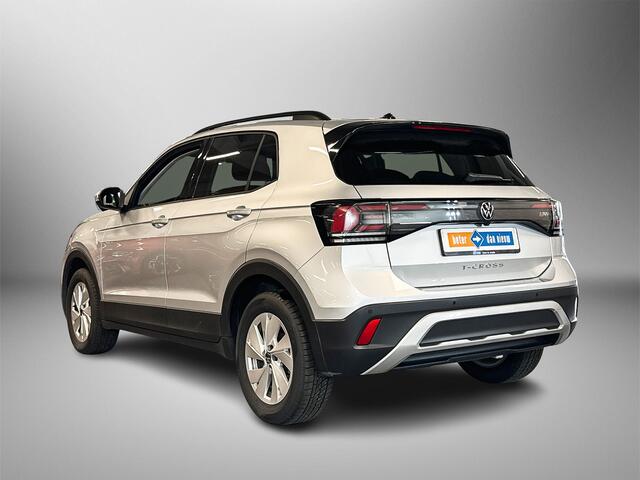 Volkswagen T-Cross 1.0 TSI 116pk Life Edition Adaptive Cruise Control / Stoelverwarming / Parkeer Sensoren