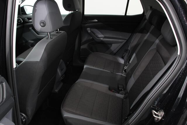 Volkswagen T-Cross 1.0 TSI 110pk DSG R-Line Navigatie Climate control Virtual Cockpit Camera Stoelverwarming