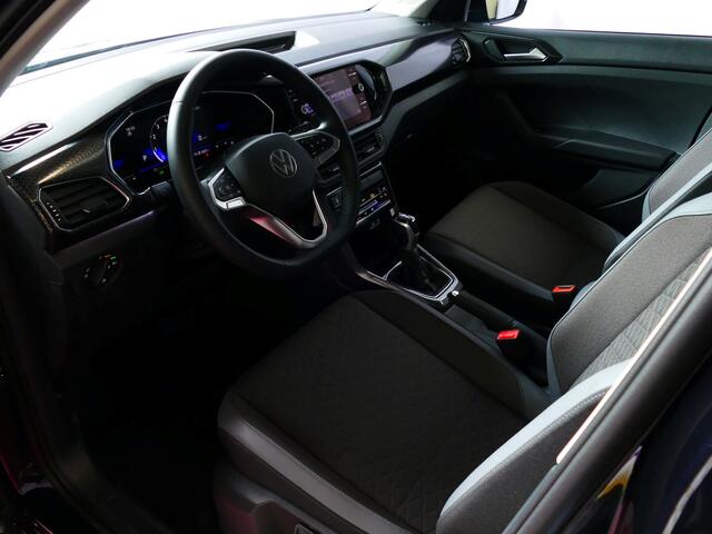 Volkswagen T-Cross 1.5 TSI 150PK STYLE PLUS LMV CARPLAY NAVI VIR.COCKPIT LED CAMERA STOELVERW. ADAP.CRUIS DAB 02/2024! "Volkswagen rijden begint bij Topautos.nl - 75 topmodellen direct op voorraad!"