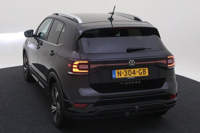 Volkswagen T-Cross 1.0 TSI 2x R-Line / CAMERA/ TREKHAAK/ PARK. SENSOREN/ LED/ GETINT GLAS/ NAVI/ CLIMA/ 18" LMV
