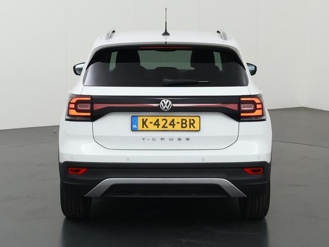 Volkswagen T-Cross 1.0 TSI Style | Navigatie | Parkeersensoren | Stoelverwarming | Keyless Go | Cruise Control Adaptief |
