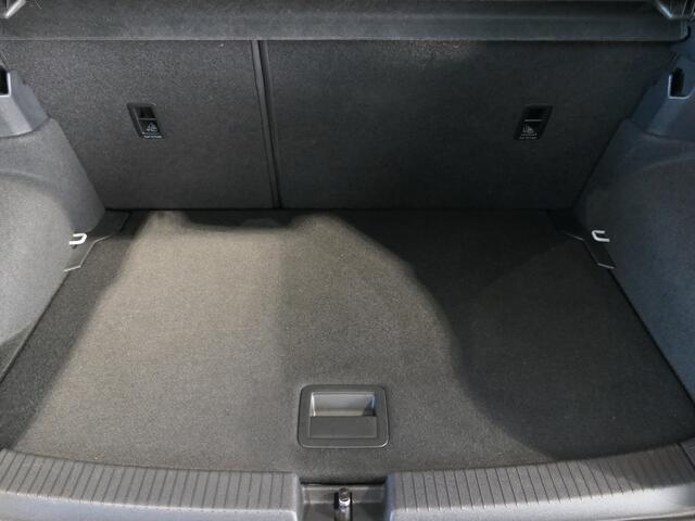 Volkswagen T-Cross 1.5 TSI Style Business R *Volledig digitaal instrumentenpaneel!* - 18" LMV, stoelverwarming, adaptive cruise,