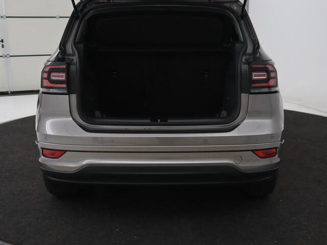 Volkswagen T-Cross 1.0 TSI R-Line | Camera | Carplay | Stoelverwarming | Cruise Control Adaptief | LED koplampen | LMV 18 |