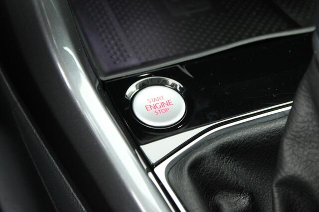 Volkswagen T-Cross 1.0 TSI Style Trekhaak Camera Keyless Virtual Cockpit Navigatie Adaptive Cruise