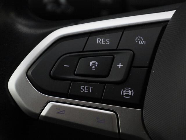 Volkswagen T-Cross 1.0TSI/95PK Life Business · Navigatie · Apple/Android Car Play · Trekhaak · Clima ·