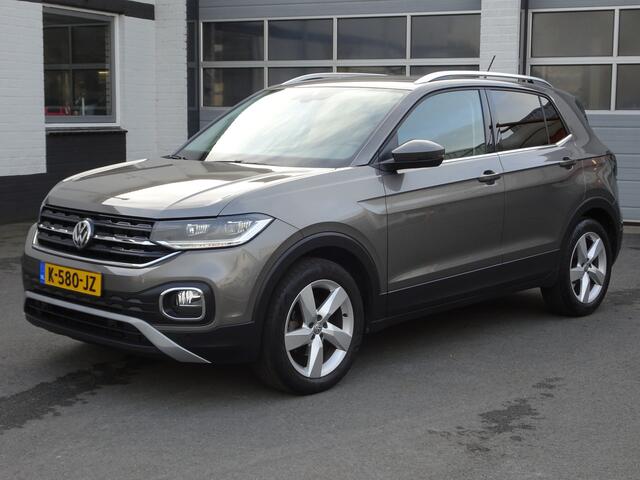 Volkswagen T-Cross 1.0 TSI Style Automatische airco, app connect, achteruitrijcamera, parkeersensoren, afneembare trekhaak, led koplampen, licht metalen velgen 17 inch, stoel verwarming, enz.
