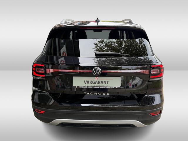 Volkswagen T-Cross 1.0 TSI Style | airco | apple carplay/android auto | 17 inch lichtmetalen velgen | trekhaak meerprijs 899.00 euro