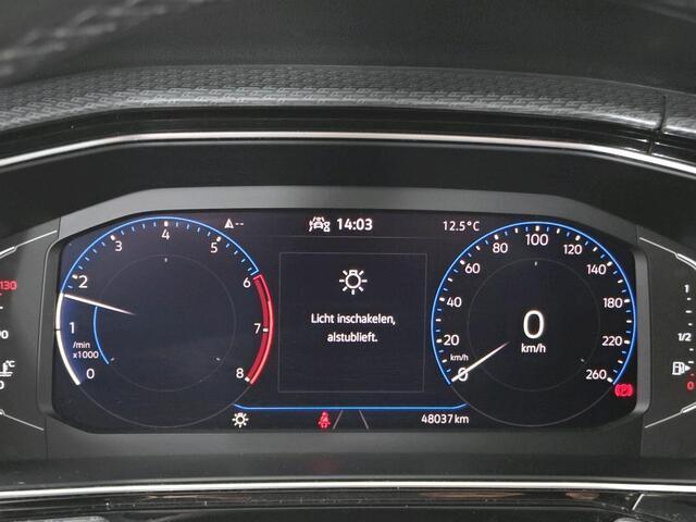 Volkswagen T-Cross 1.0 TSI 2x R-Line / CAMERA/ PARK. SENSOREN/ STOELVERWARM./ DIGITAL DASHBOARD/ ADAPT. CRUISE/ LED/ NAVI/ CLIMA/ 18" LMV