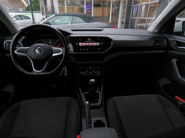 Volkswagen T-Cross 1.0 TSI 115PK LIFE / Camera / Stoelverw. / Navi / Adap.cruise / BOVAG garantie
