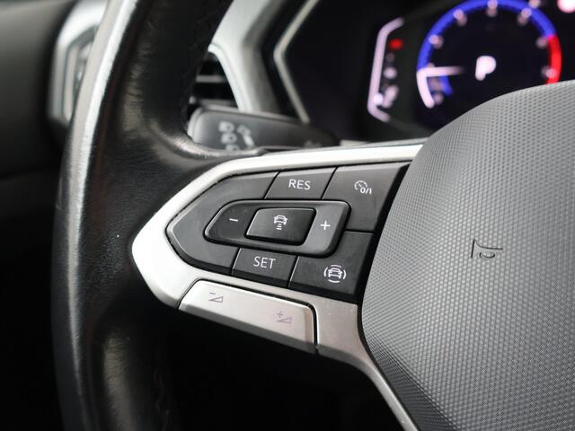 Volkswagen T-Cross 1.0 TSI R-Line | 110 PK | Automaat | Achteruitrijcamera | Navigatiesysteem | LED verlichting |