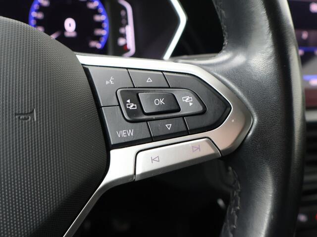 Volkswagen T-Cross 1.0 TSI R-Line | 110 PK | Automaat | Achteruitrijcamera | Navigatiesysteem | LED verlichting |