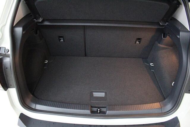 Volkswagen T-Cross 1.5 TSI Style DSG Android Auto / Apple Carplay | Trekhaak | Adaptive Cruise Control |