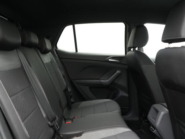 Volkswagen T-Cross 1.5 TSI Business R-Line 150pk | Adaptive Cruise | Camera | Sportstoelen Verwarmd | Blis | Navigatie | DAB | Virtual | 18"L.M |