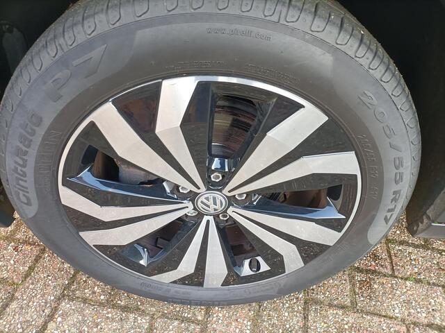 Volkswagen T-Cross 1.0 Style Automaat, Navi, Cruise, Stoelverw