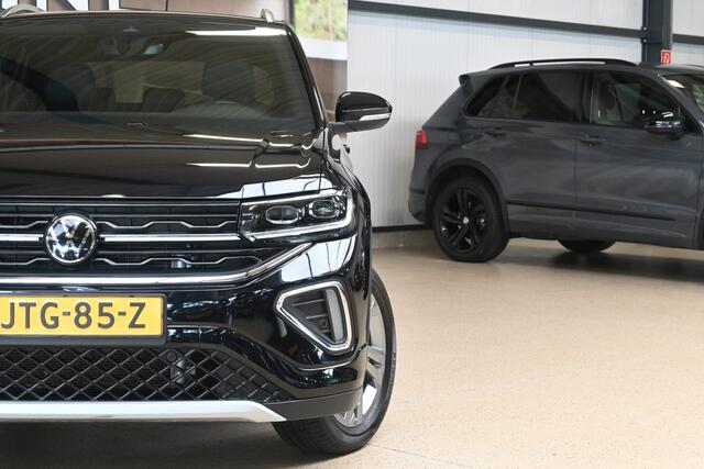 Volkswagen T-Cross 1.5 TSI 150pk R-Line | IQ. Light | Camera | Trekhaak | 100% (Dealer) onderhouden label