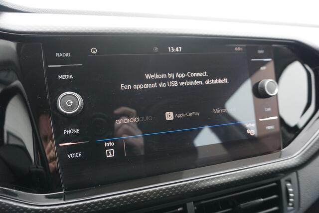 Volkswagen T-Cross 1.0 TSI Life | CLIMATE | TREKHAAK | CARPLAY/ NAVI | ACC |