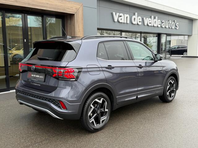 Volkswagen T-Cross 1.5 TSI 150pk DSG R-Line | Camera | Trekhaak | Navi | IQ light | Rijklaar incl. garantie