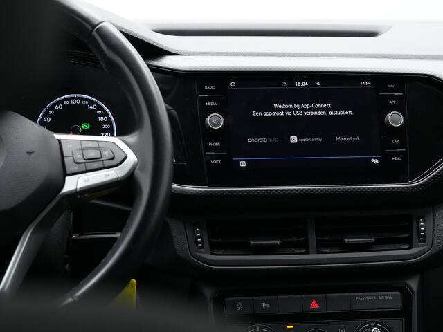 Volkswagen T-Cross 1.0 TSI 115 pk DSG Life | Trekhaak | Achteruitrijcamera | Stoelverwarming | Adaptive Cruise | Navigatie