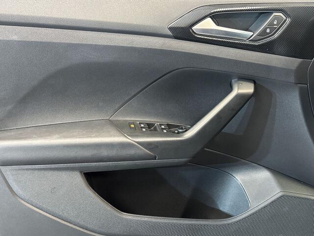 Volkswagen T-Cross 1.0 115pk TSI Life Edition Achteruitrijcamera | Parkeersensoren voor en achter | Stoelverwarming