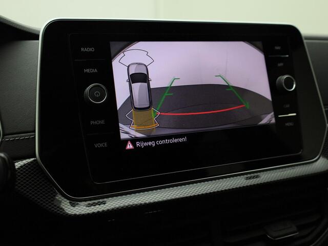 Volkswagen T-Cross 1.5TSI/150PK R-Line DSG · Navigatie · Camera + Parkeersensoren · Trekhaak · Garantie t/m 11-03-2027