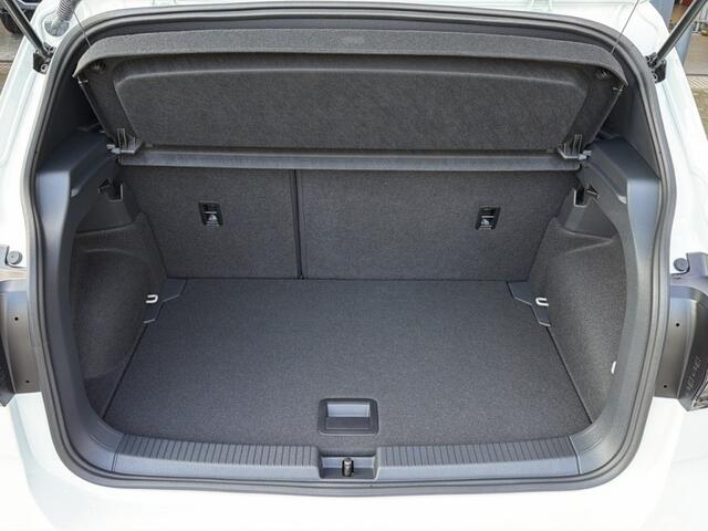 Volkswagen T-Cross 1.5 TSI DSG R-LINE TREKHAAK/CAMERA/CARPLAY/ACC/STOELVERW