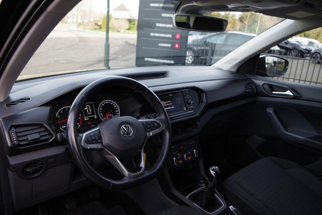 Volkswagen T-Cross 1.0 TSI Life, Stoelverwarming, Blind-Spot, 17" LM