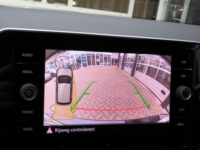 Volkswagen T-Cross 1.5 TSI 150pk R-LINE DSG-aut. / Trekhaak / IQ Light / Camera / FABRIEKS garantie