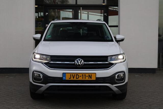 Volkswagen T-Cross 1.0 TSI Style digital cockpit pro, achteruitrijcamera, navigatie, stoelverwarming, 4 seizoenen banden, pdc voor en achter, travel assist, ACC, draadlloos carplay, spiegel pakket, dimmende binnenspiegel